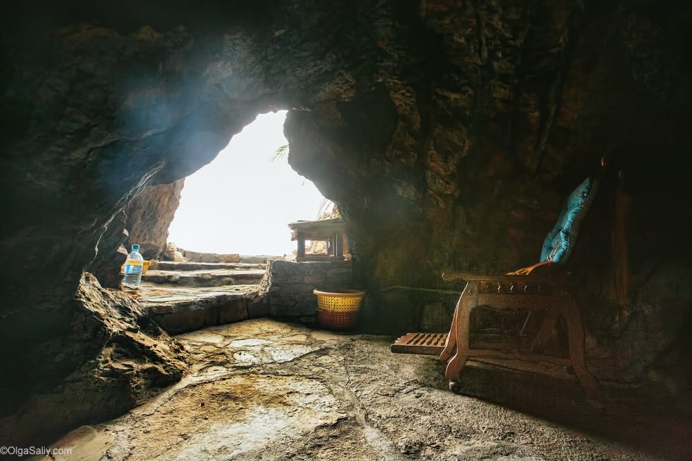 Secret Monk in his cave Samui Thailand (13)