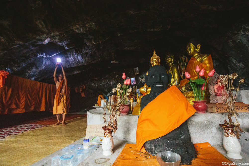 Secret Monk in his cave Samui Thailand (9)