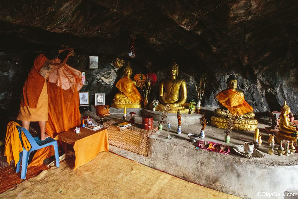 Secret Monk in his cave Samui Thailand (7)