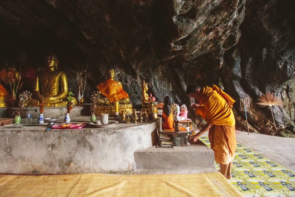 Secret Monk in his cave Samui Thailand (6)