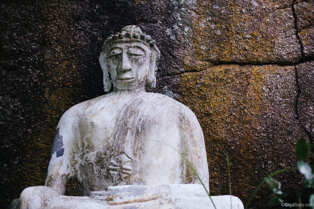 Abandoned statues with traces of bullets on Koh Samui (3)