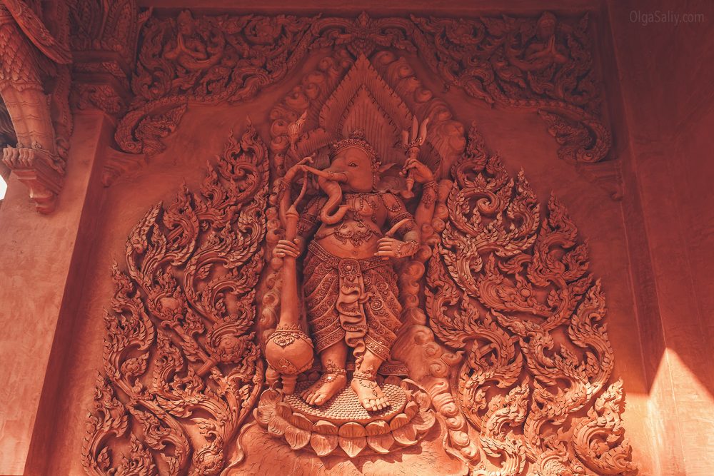 The red temple Koh Samui (5)